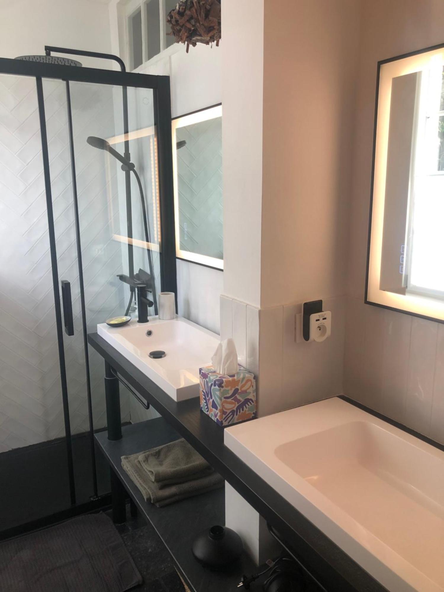 L'Heure Bleue Bed & Breakfast Saintes Bagian luar foto