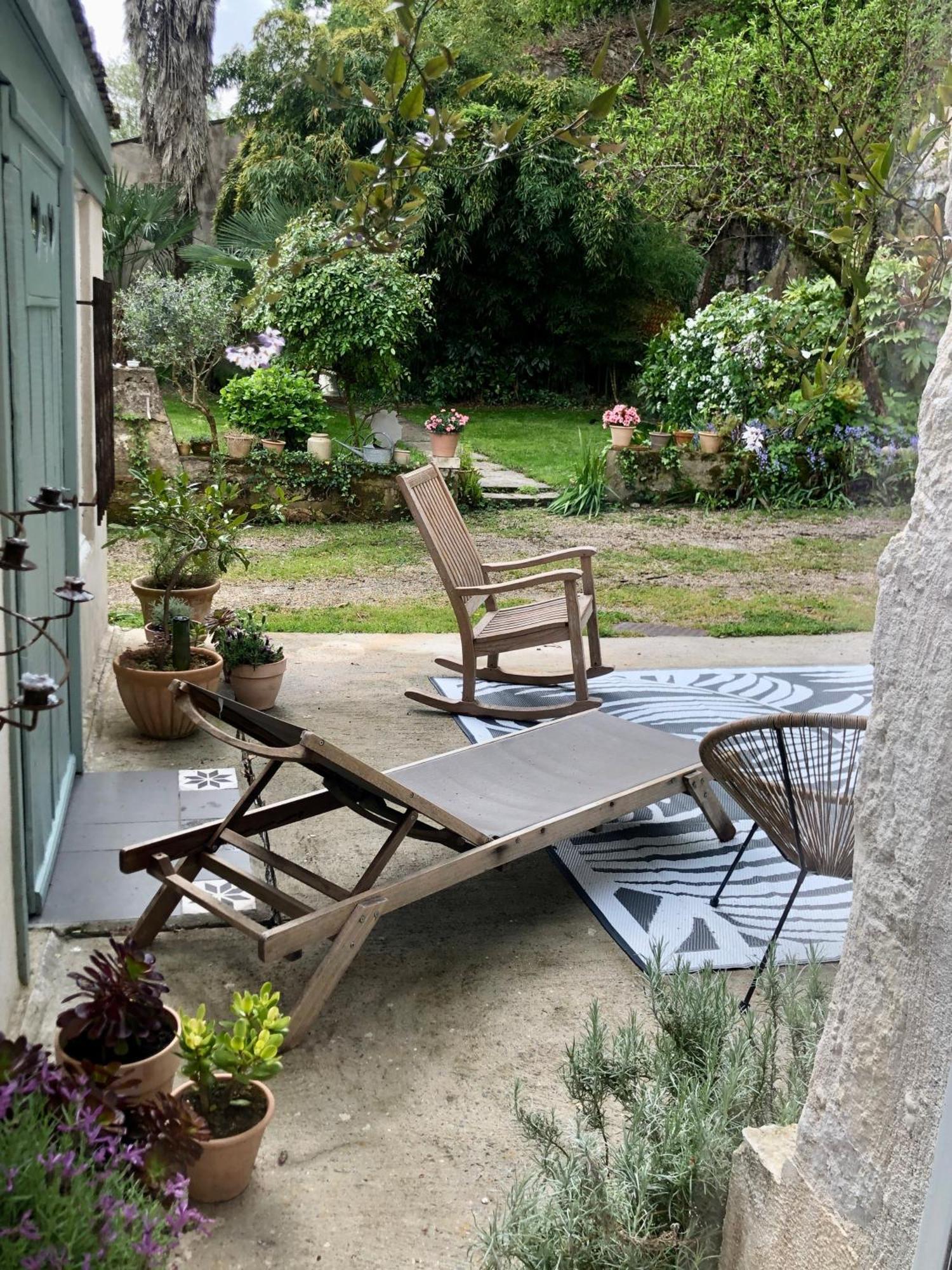 L'Heure Bleue Bed & Breakfast Saintes Bagian luar foto